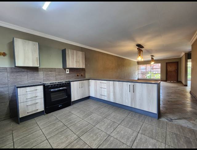 2 BEDROOM TOWNHOUSE FOR SALE IN THREE RIVERS